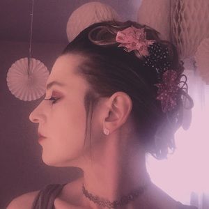 Meet your seller💗💗